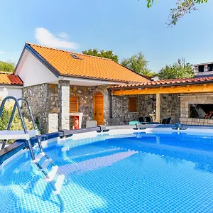  Apartman Lavanda Sa Bazenom I Okucnicom 4*